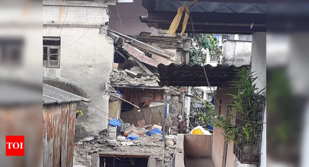 Mumbai: 3 injured in Jogeshwari East chawl collapse, portion of a ...