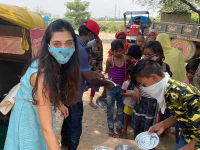 Miss India United Continents 2018 Gayatri Bhardwaj marks her birthday by distributing food, masks in Gurgaon