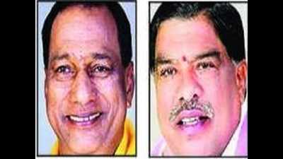 Telangana: TRS minister, former MLA clash over turf, booked