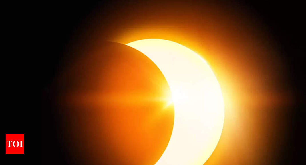 Solar Eclipse Timing India Check Surya Grahan Timings In Your City Eclipse Starts At 10 14 Am In Hyderabad And Ends At 2 17 Pm In Kolkata Times Of India