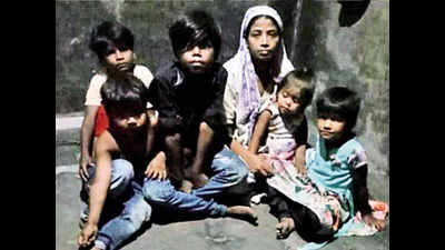 Thane: Kalwa’s 1.5 lakh slum residents fear hunger more than Covid-19