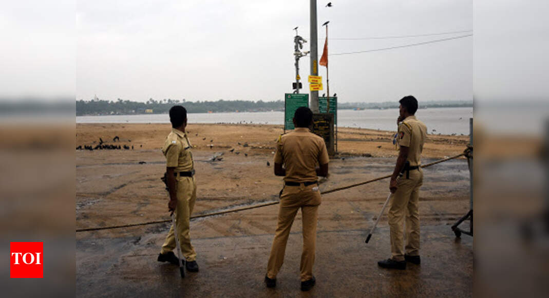 Mumbai: Two boys drown in sea off Marve beach | Mumbai News - Times of ...