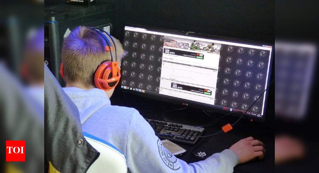 Headphones splitters for gamers who like to play together Times of India