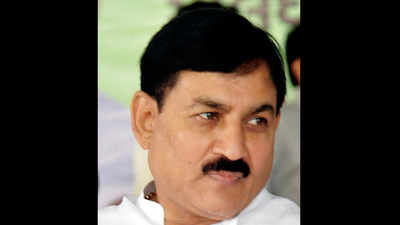 Gujarat: Panic in political circles as Congress leader Bharatsinh Solanki tests Covid-19 positive