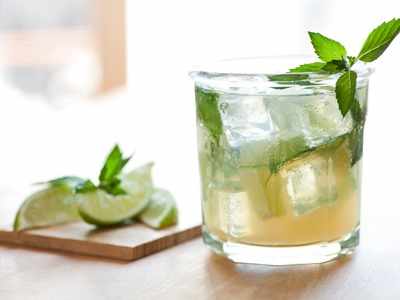 Give your skin a refreshing DIY treatment with mint ice cubes