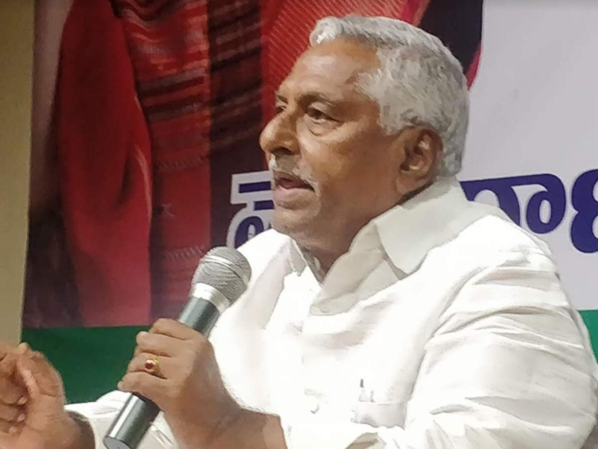 CM should reconsider regulated cropping pattern policy: Telangana MLC  Jeevan Reddy | Hyderabad News - Times of India