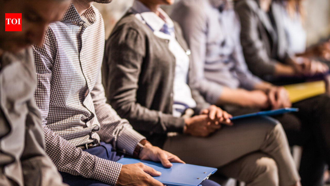 7 easy tips to make a great first impression at job interviews