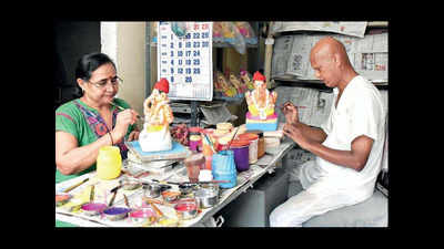 Vadodara: Spurt in coronavirus cases cloud Ganesha idol market