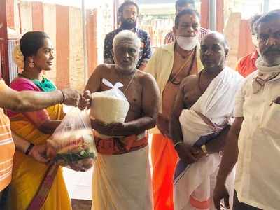 Tamil Kadavul Murugan fame actress Jayalekshmi helps people in need amid lockdown