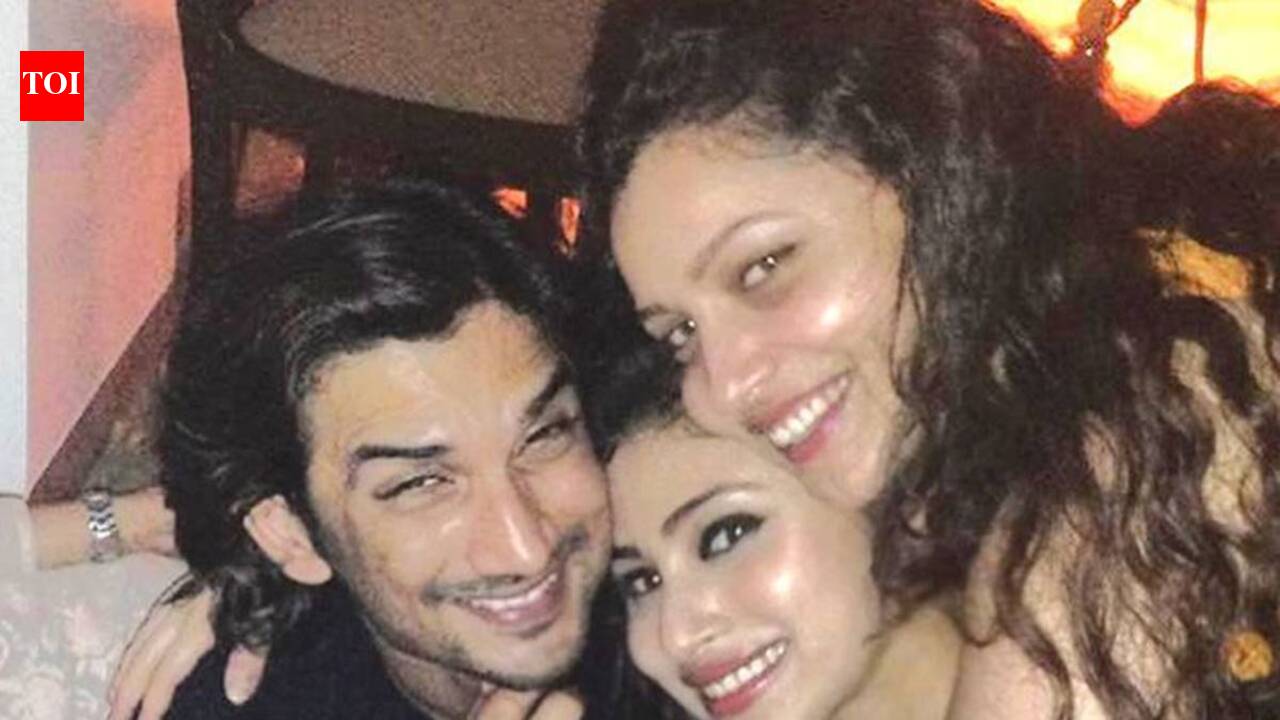 Remembering Sushant Singh Rajput, a look at his happy pictures with his ...