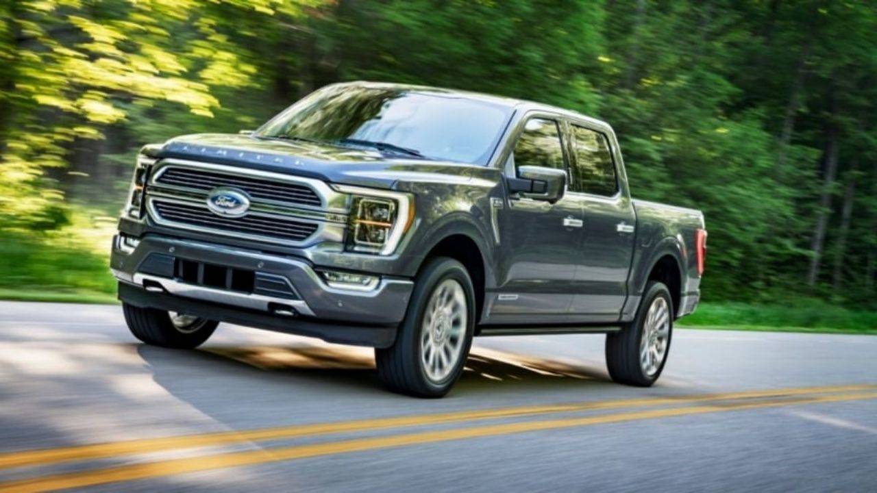 Ford F-150: Ford F-150 breaks cover, sports hands-free driving - Times of  India