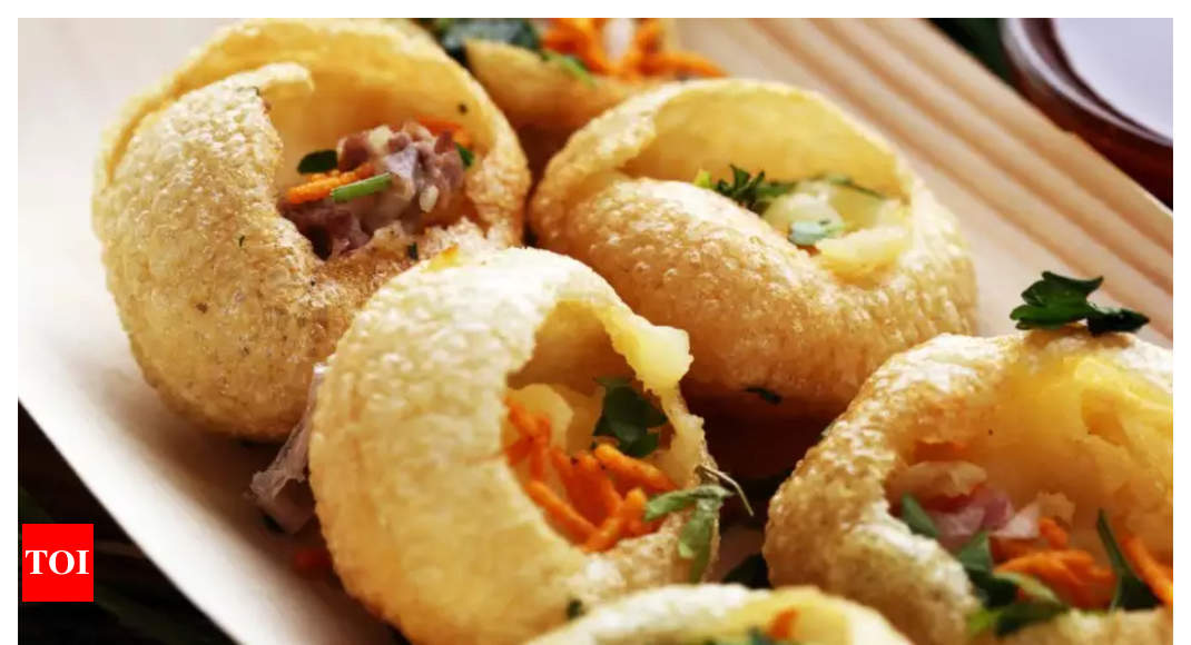 Pani Puri street stalls banned in Kanpur fearing COVID19 - Times of India