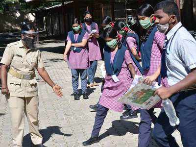 Students arrive at SSLC examination centres in Karnataka, went under thermal screening