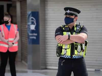 UK police to get tougher on crowds amid pandemic worries