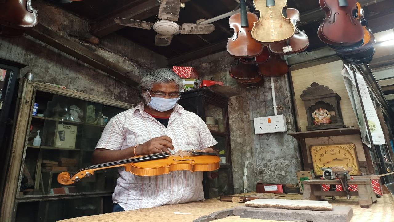 lalbazar guitar shop