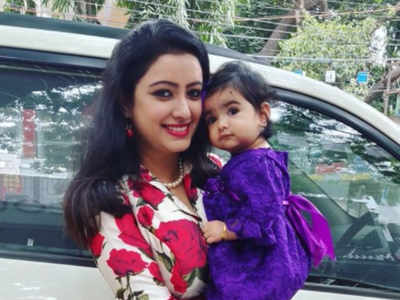 Nisha celebrates her first birthday with her daughter