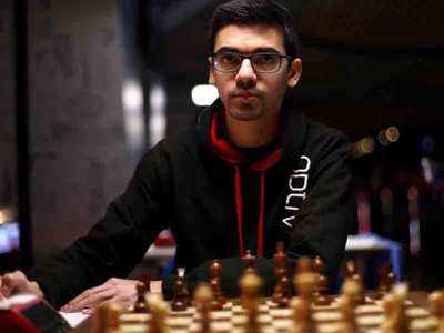 Chessable Masters: Anish Giri looks to get past Alexander Grischuk