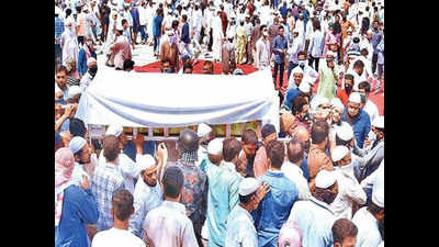 Hyderabad: Moulana’s sons booked for flouting norms during funeral