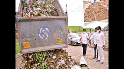 Nagpur: Trucks caught with 60% mud, only 40% garbage in dump yard, claims MLA Vikas Thakre