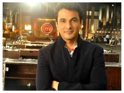 Celebrity Chef Vikas Khanna's reply to news anchor wins internet