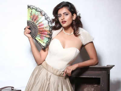 "I would prefer to play the roles which have importance in storytelling", says model-turned-actress Prachi Thaker
