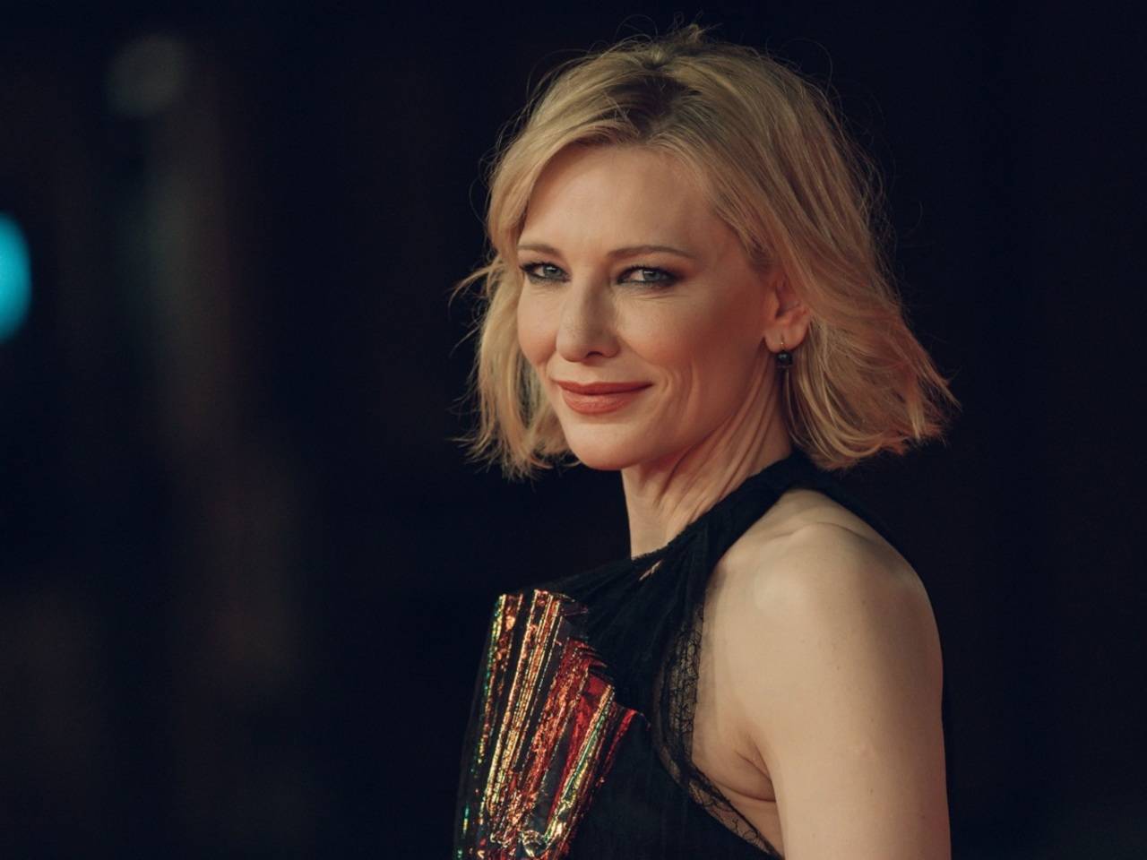 Blanchett: We couldn't keep outfits