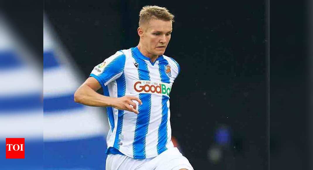 Real Sociedad S Martin Odegaard Suffers Knee Injury Football News Times Of India