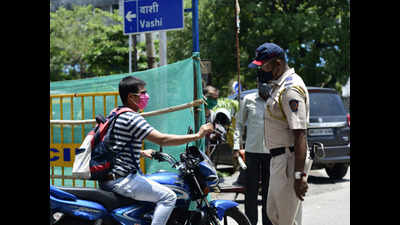 Navi Mumbai: With rising Covid-19 cases, cops step out in containment zones