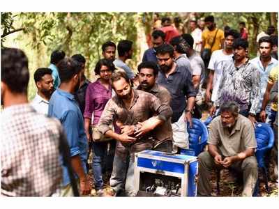Dileesh Pothan shares a memory on the third year of the release of ‘Thondimuthalum Driksakshiyum’