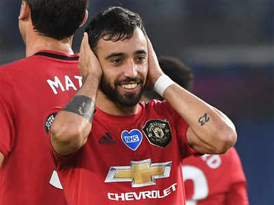 Fernandes stars as Manchester United momentum builds