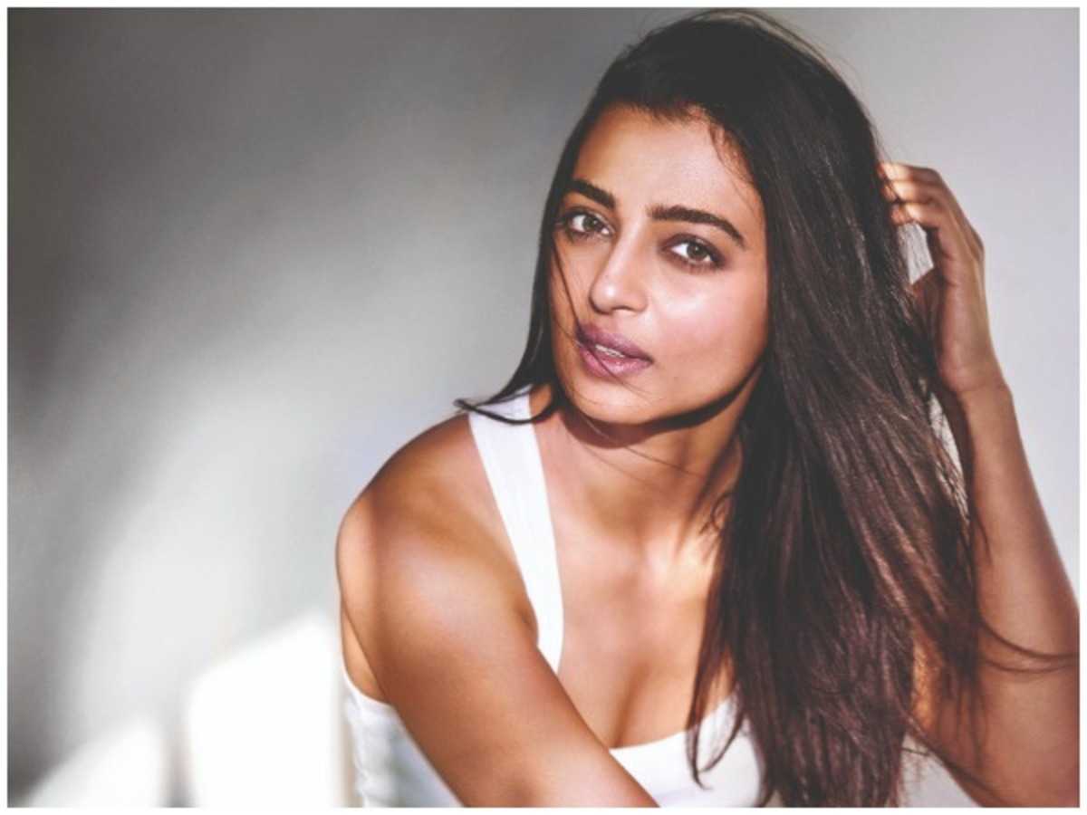 Andhadhun Heroine Radhika Apte Names One Bollywood Actress Who She Discusses Her Personal Life With Hindi Movie News Times Of India