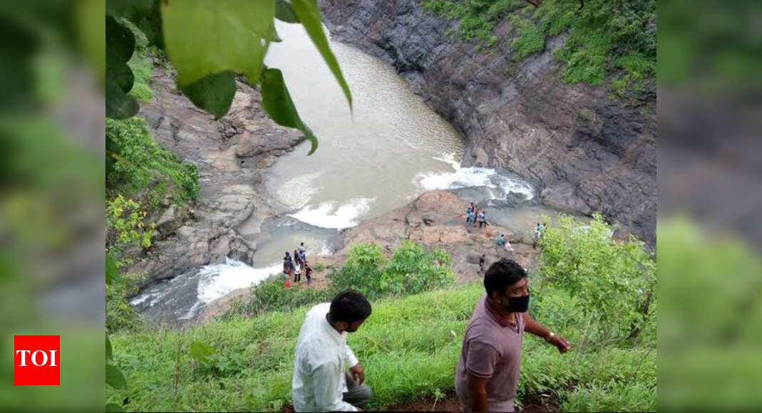 Maharashtra: Five youngsters feared drown in waterfall at Jawhar in Palghar district - Times of India
