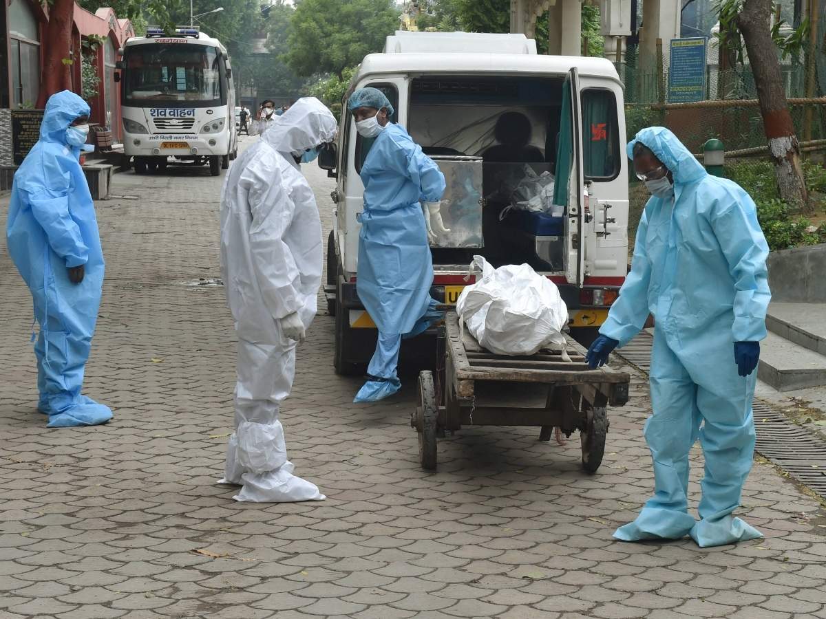 Covid-19: Centre asks states to handover dead bodies of suspected patients  to families without test results | India News - Times of India