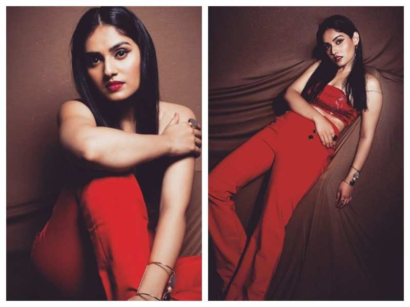 Pallavi Patil Shares A Gorgeous Throwback Picture From A Photoshoot 