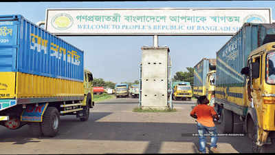 After West Bengal's import curb from Bangladesh, Dhaka stops Indian trucks at border