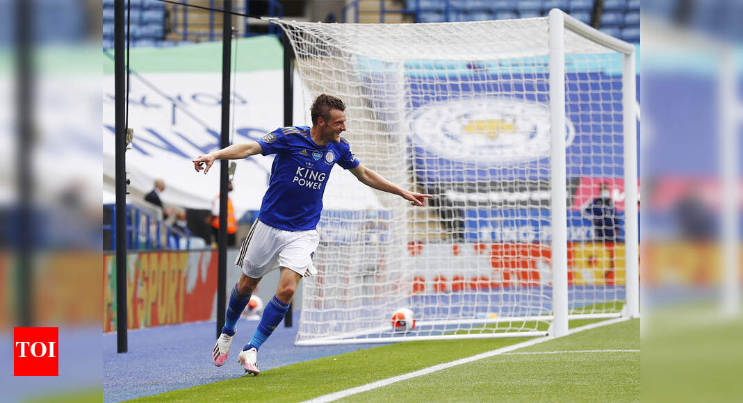Jamie Vardy Nets 100th Premier League Goal As Leicester City Beat Crystal Palace 3 0 Football News Times Of India