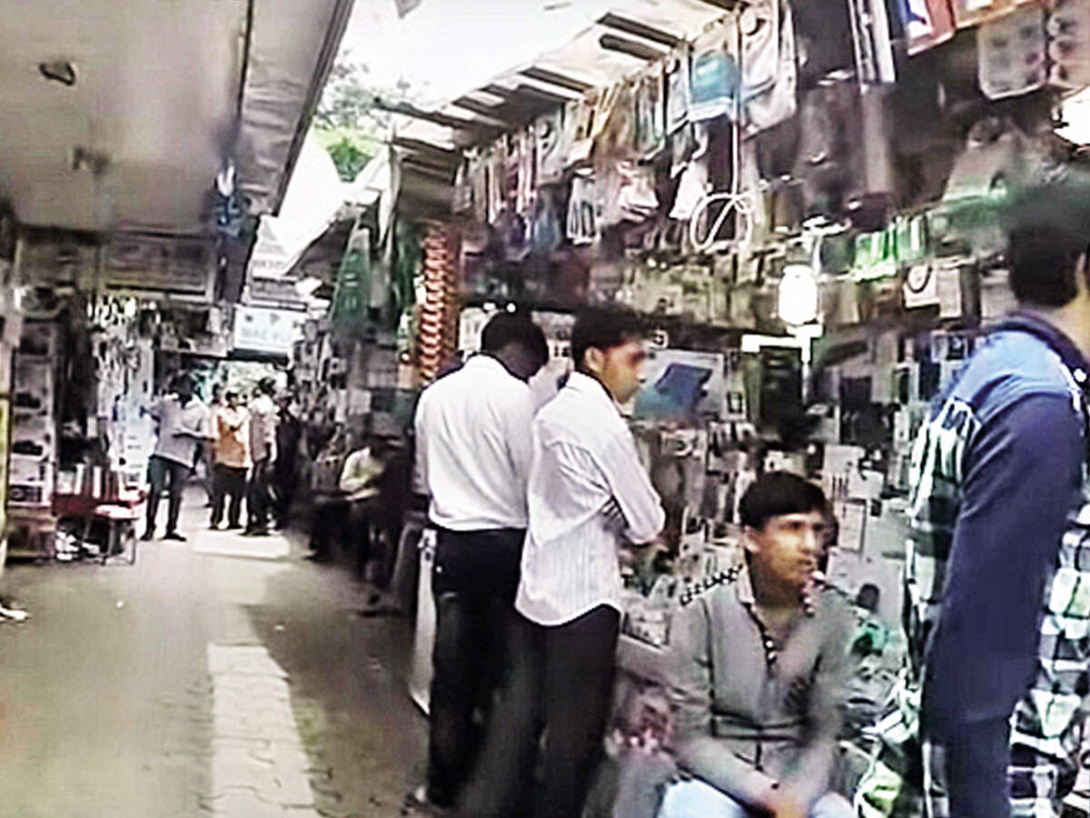 Mumbai Lamington Road Market Sweats Over Deleting Its Dependence On China Mumbai News Times Of India