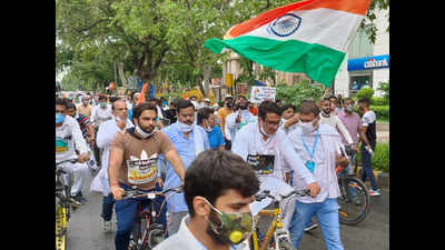 Fuel price hike: Delhi Congress holds cycle yatra