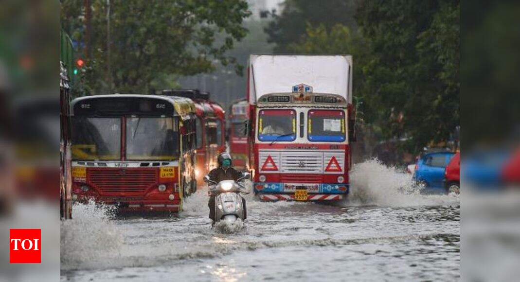 Thane witnesses heavy rains; waterlogging in several areas | Thane News ...