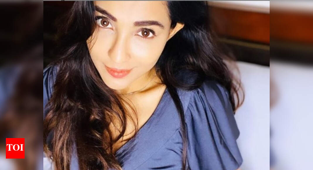 Parvati shares a throwback picture from the Indian International Film ...