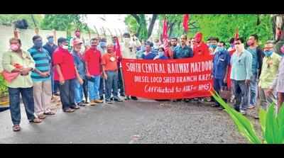 SCR union mulls indefinite stir to protest privatisation