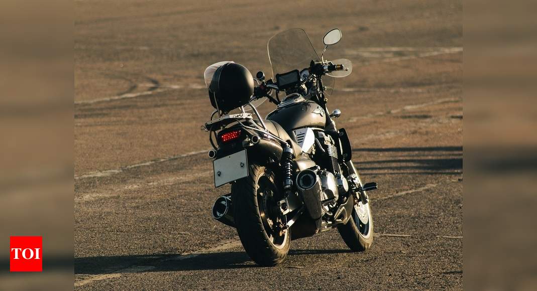 helmet lock in bike