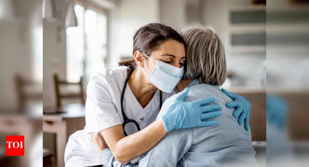 This doctor discharges recovered COVID patients with a hug; the reason