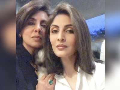 Riddhima Kapoor Sahni and mother Neetu Kapoor pose for a sweet selfie as they get ready for the latter's birthday dinner!