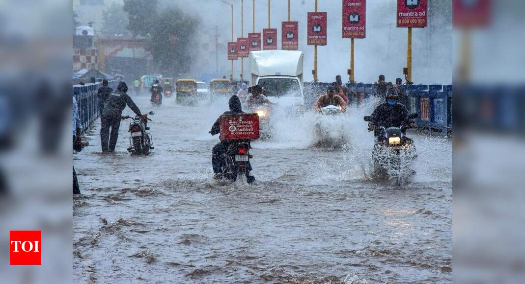 Over 1,000 evacuated as heavy rains lash Gujarat; flood waters recede ...