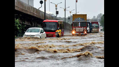 Another wet day, Mumbai rain to soon exceed 1,000mm mark