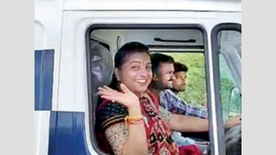 Actress-turned-politician RK Roja flayed for driving ambulance without mask