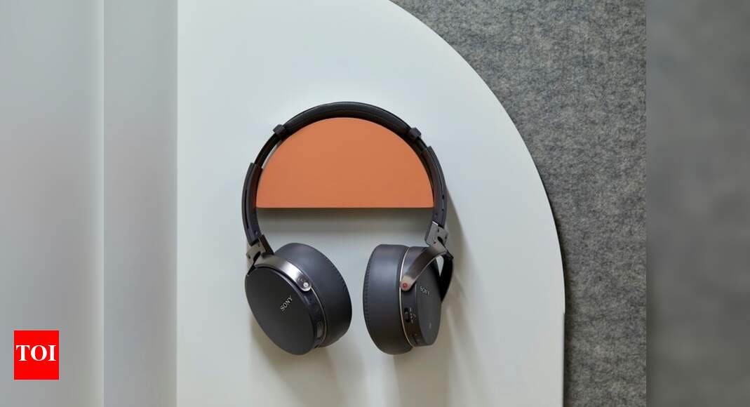 earbuds with alexa built in