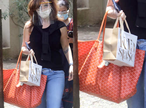 Bollywood Celebrities And Their Love For Expensive Goyard Tote Bags