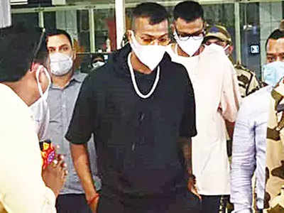 Pandyas charter flight, fly to Ranchi to wish MS Dhoni on birthday